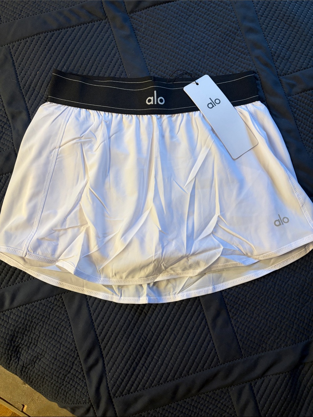 ALO Yoga White Athletic Skort with Black Elastic Waistband